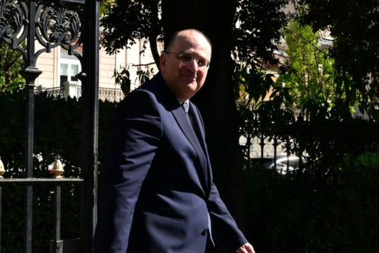 Πώς φτάσαμε στην παραίτηση Λαζαρίδη - Οι τριγμοί εντός της ΝΔ και τα «πυρά» της αντιπολίτευσης